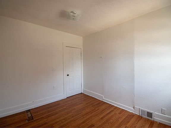 3rd image of 1514-1516 5th Ave #2