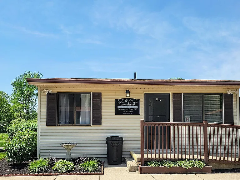 466 Lee St — Photo 5