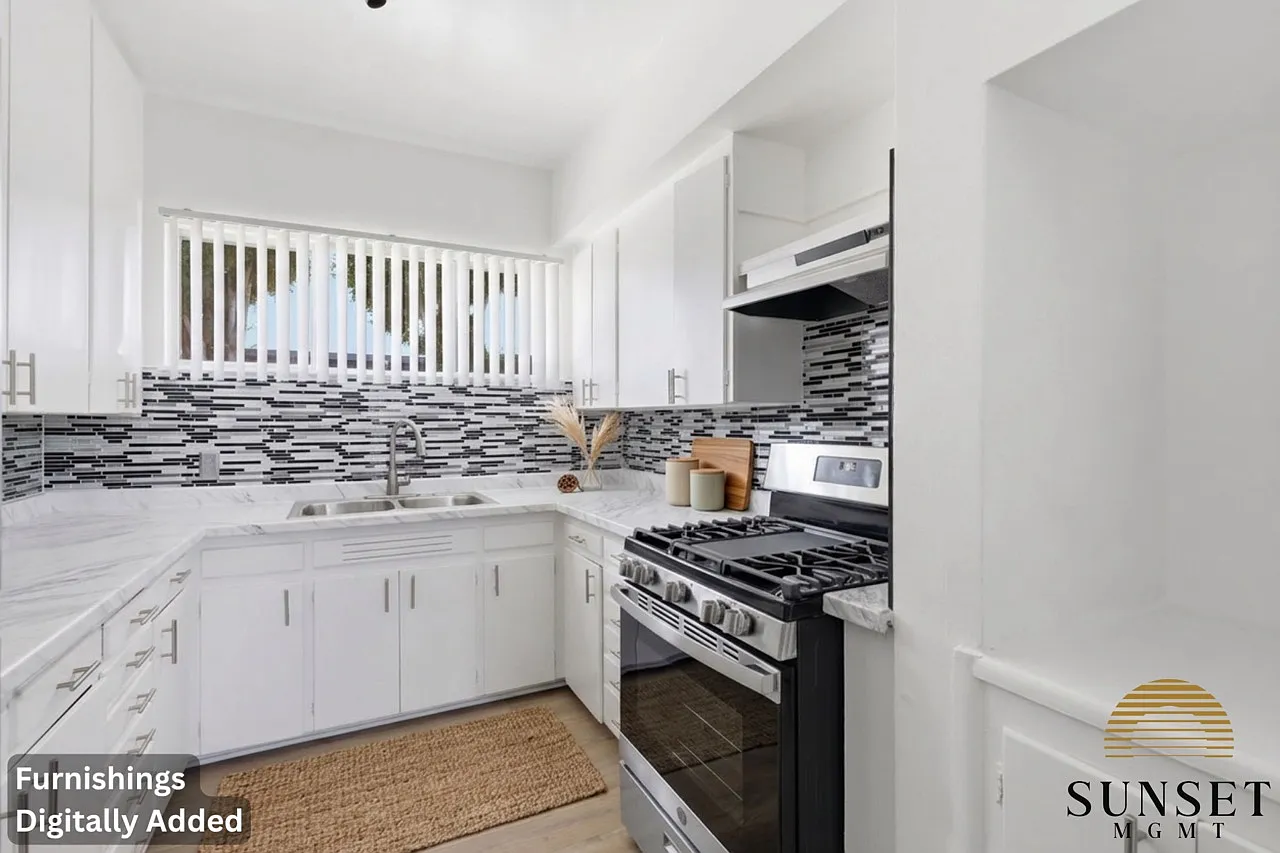 2 bed, 695 sqft, $2,496 — Photo 2