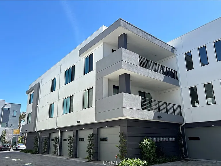 16450 Veterans Way #208 — Photo 2