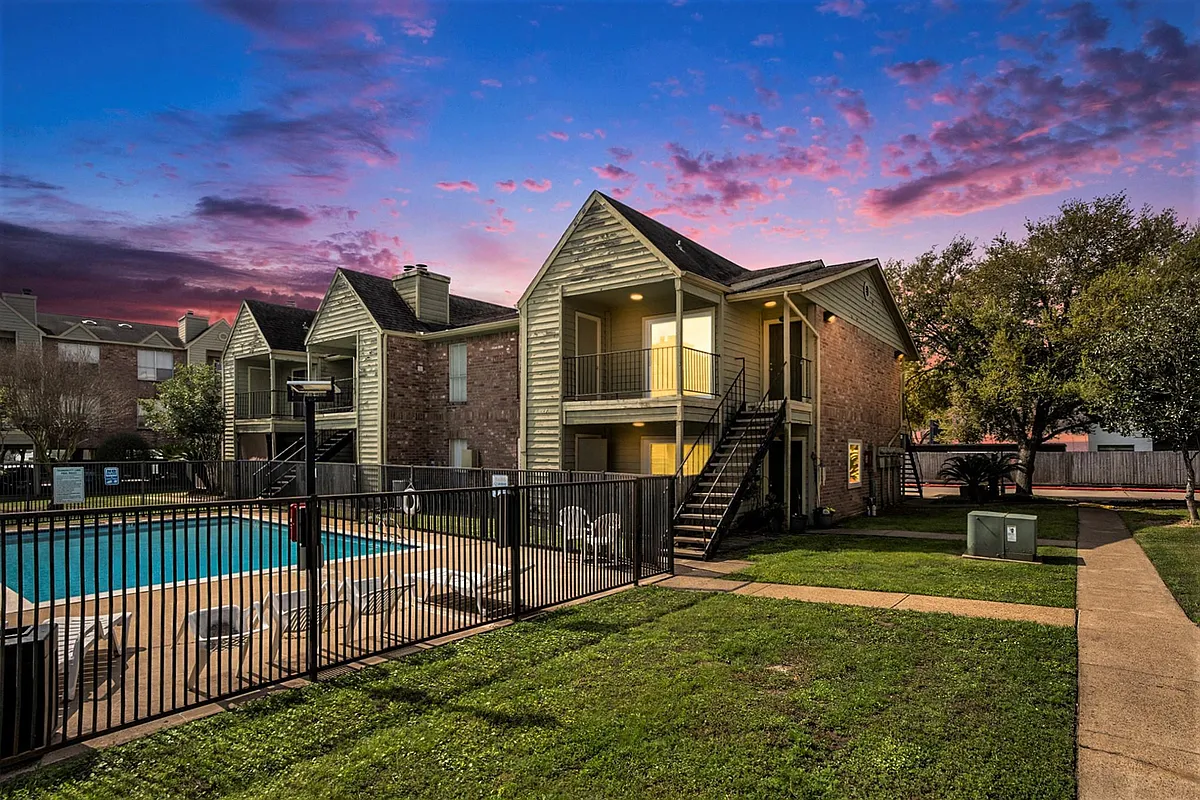 Building Photo - 18800 Egret Bay Blvd #306