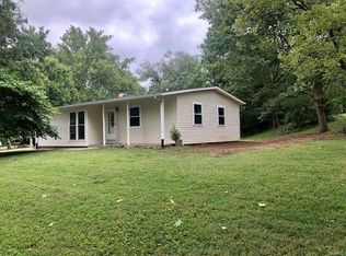 250 Sunset Dr, Ballwin, MO
