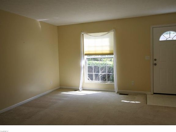 2nd image of 880 W Kensington Ln