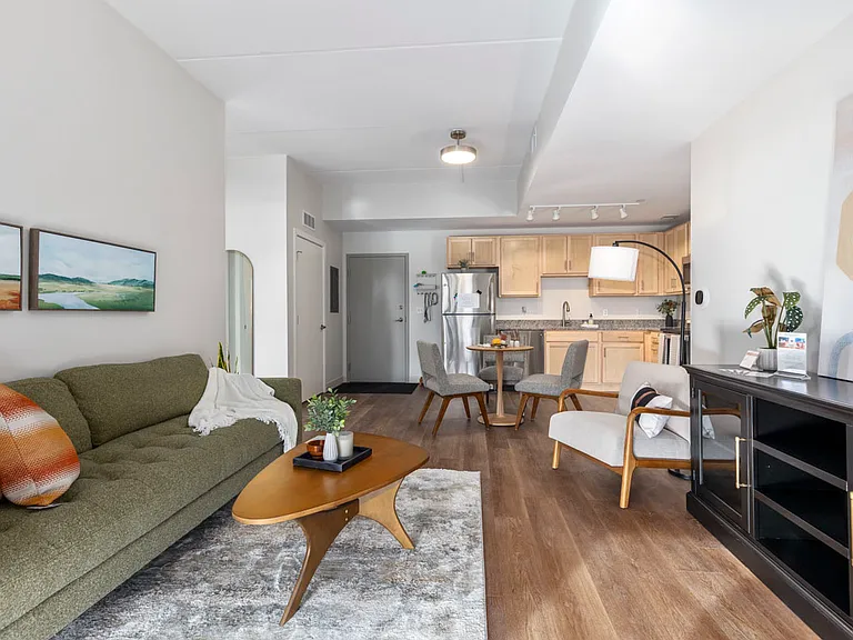 Lofts on Grove — Photo 4