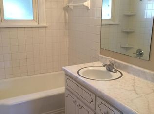 327 N 41st St, Belleville, IL 62226
