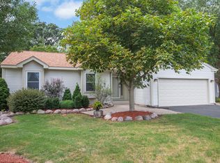 4111 Hale Ln, Island Lake, IL 60042