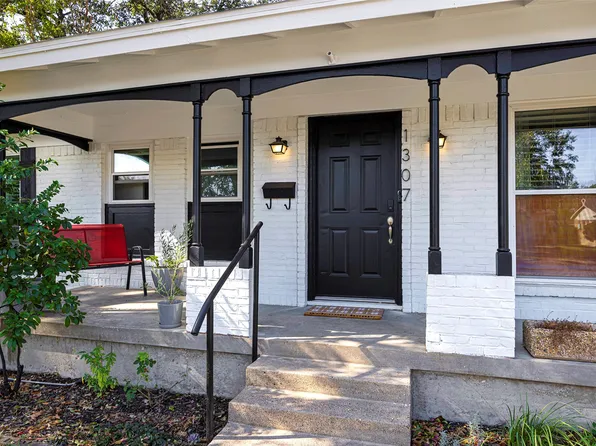 1307 Flamingo Ln, Garland, TX 75042