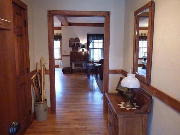 5th image of 335 Beachwood Dr
