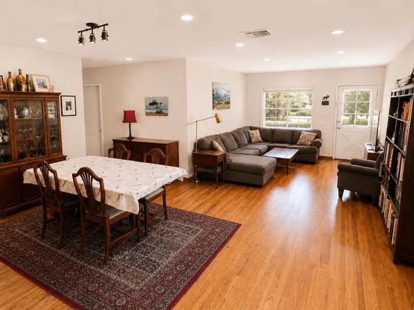 22130 Viscanio Rd, Woodland Hills, CA 91364