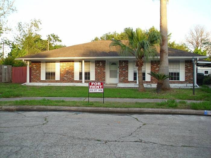 Beautiful home awaits you