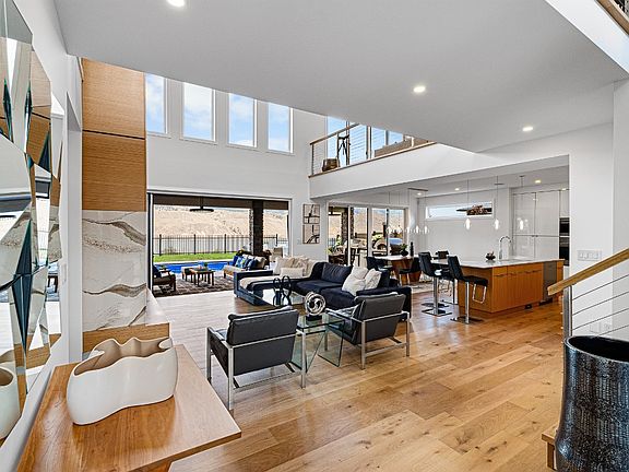 4th image of 338 Rue Cheval Cir