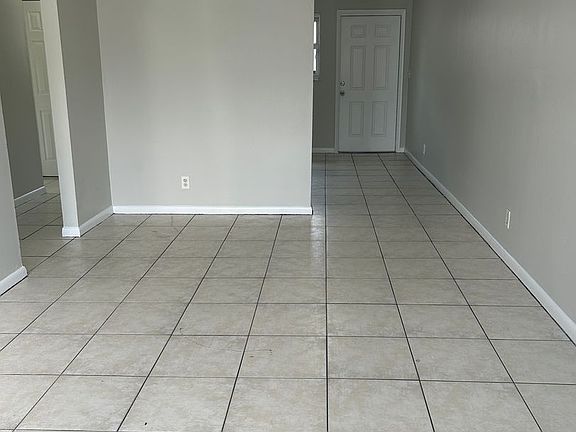 3rd image of 820 14th St APT 1