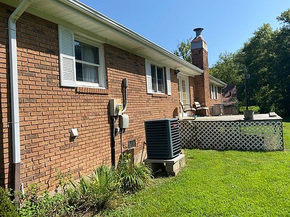 3rd image of 70 Dogwood Ct