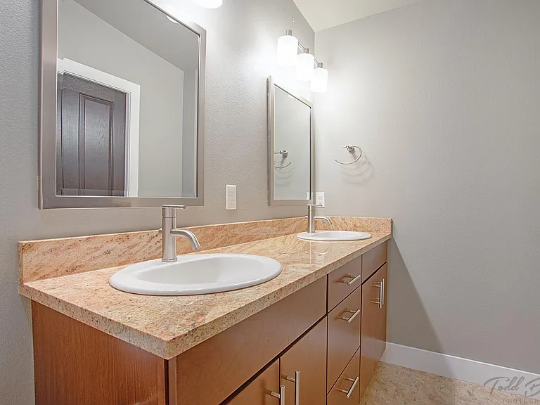 2907 E Palmdale Dr #1 — Photo 18