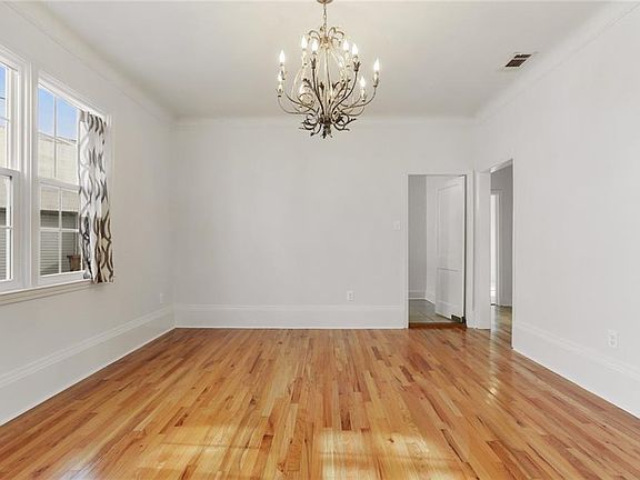 3rd image of 3301 Octavia St