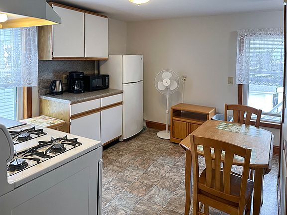 4th image of 354 Humphrey St #2L
