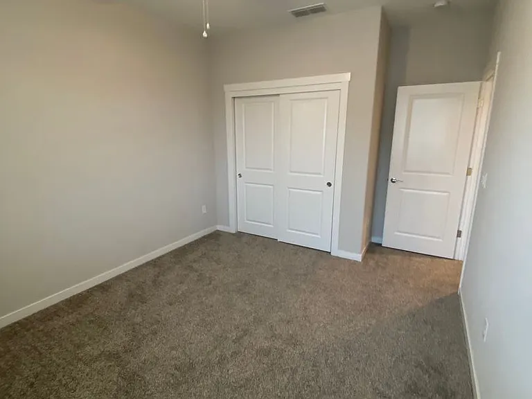 4821 Holden Dr — Photo 37