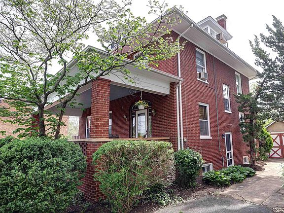 3rd image of 620 Ridge St