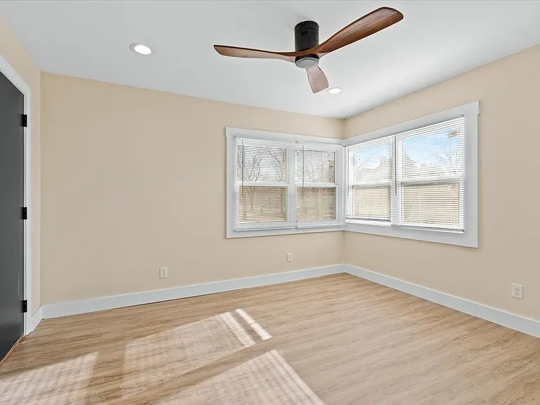 621 Chestnut Street - East — Photo 8