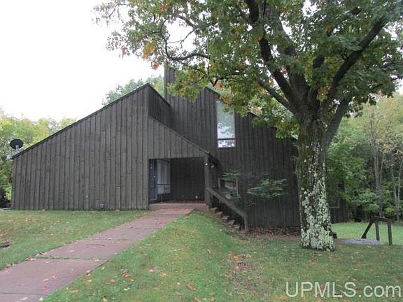 2nd image of 1035 E E St