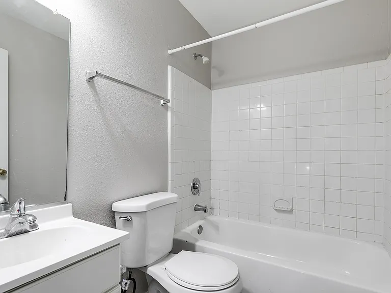 3528 E Richmond Rd #15 — Photo 5