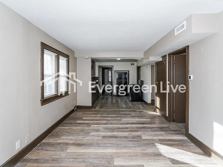 5147 N 58th St — Photo 4