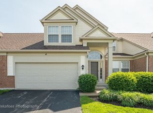 4 Edgebrook Ct, Algonquin, IL 60102