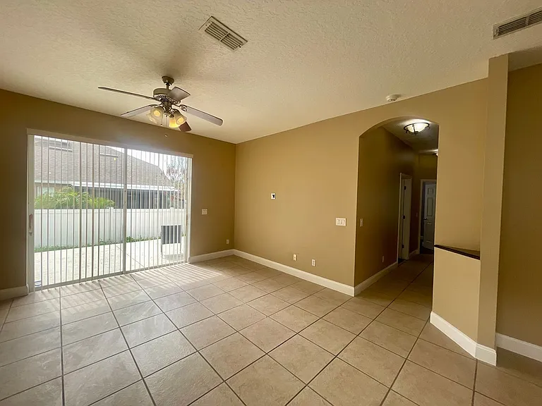 10366 Cypress Knee Cir — Photo 5