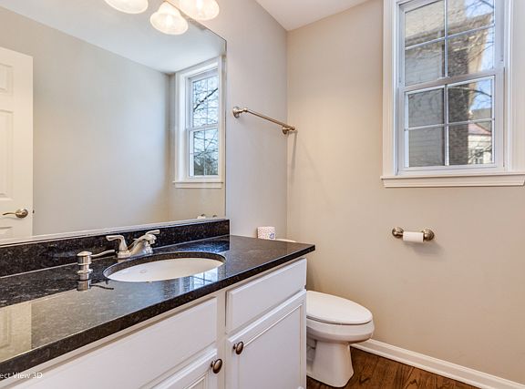 4th image of 954 W Aspen Ct
