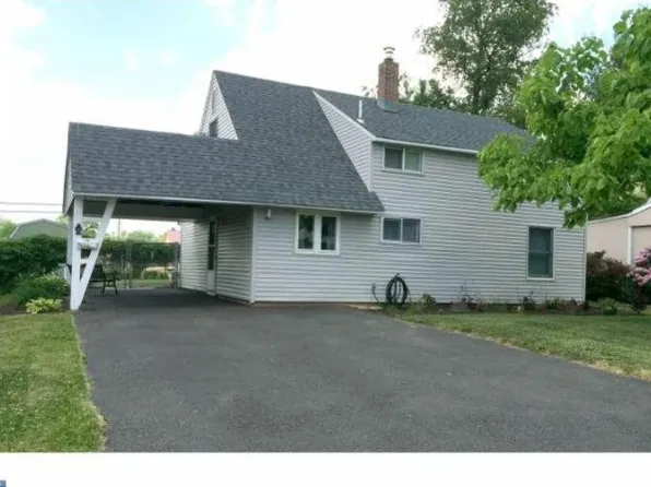 19 Ivy Hill Rd, Levittown, PA 19057