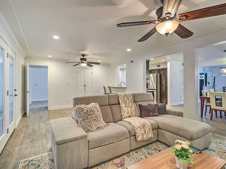 411 Ramble Ln — Photo 11