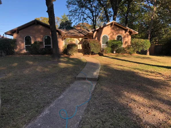 8304 Oxford Dr, Tyler, TX 75703