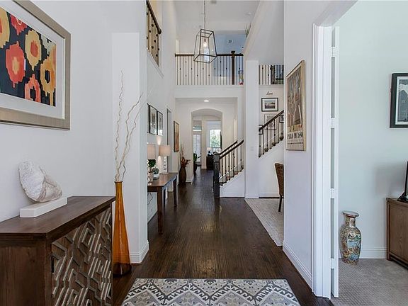 2nd image of 5021 Amande Ave