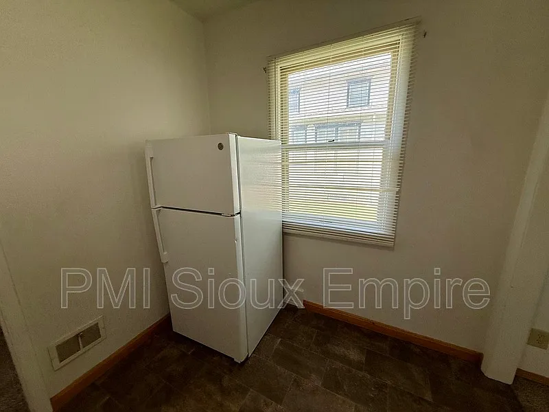 1 bed, 1.0 bath, 725 sqft, $695 — Photo 3