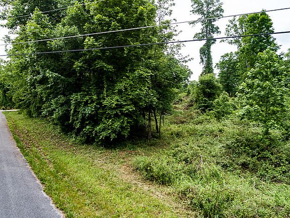 5th image of 108 Indian Mound Ln