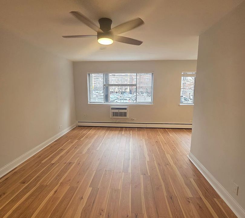 1st image of 6163 N Winthrop Ave #210