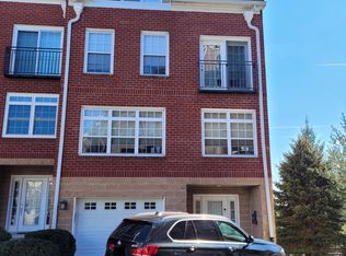 229 Gay St, Philadelphia, PA 19128