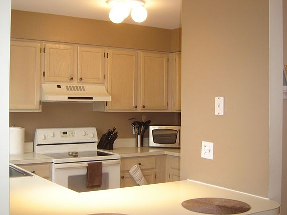 Kitchen Hampton Chase Robbinsville