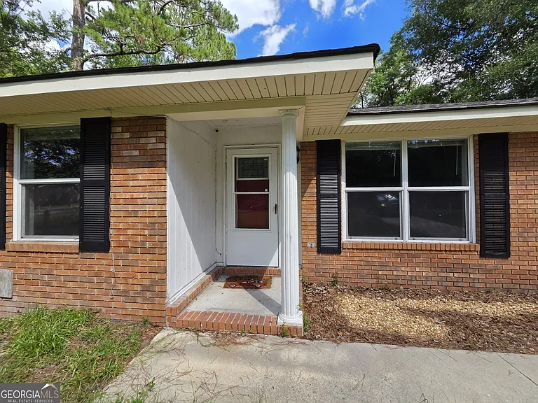 504 Martha Dr — Photo 5