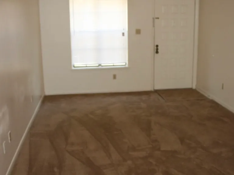 1807 Woodsman Dr #C — Photo 2