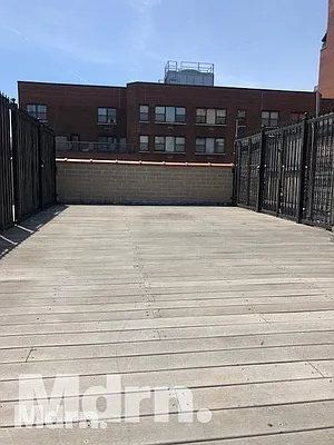 Rented by Mdrn Residential | media 18