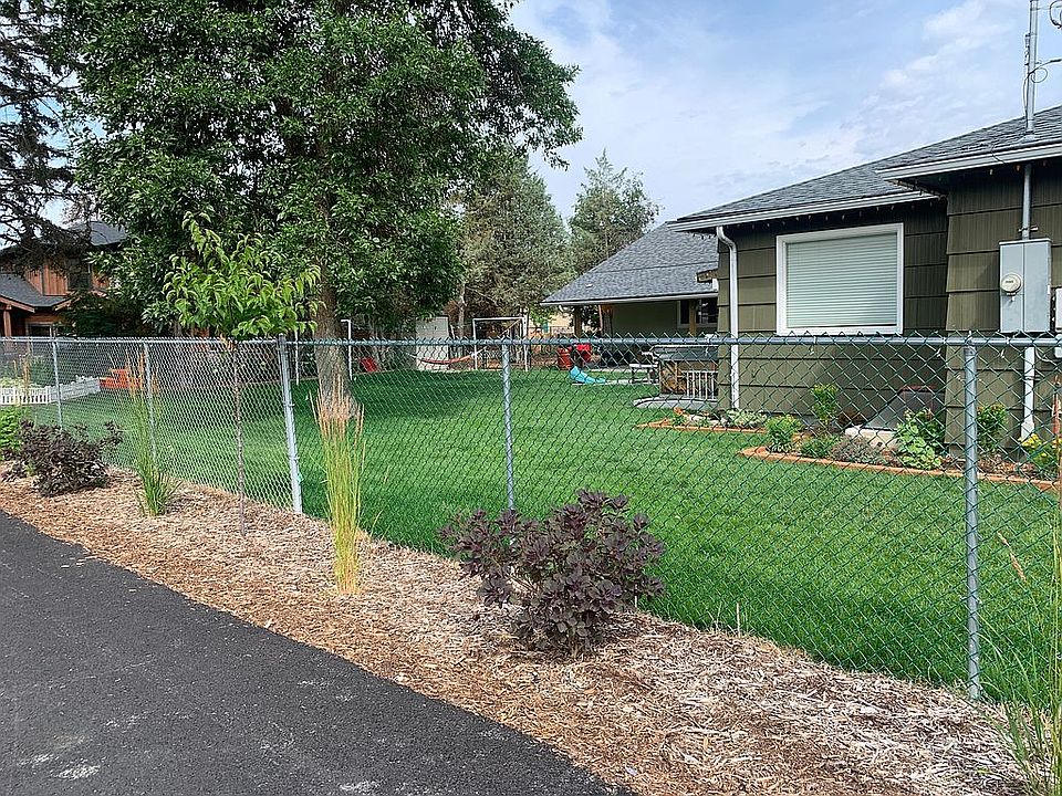 2nd image of 636 Colorado Ave
