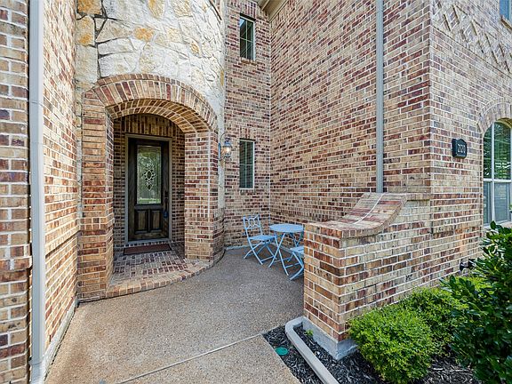 2nd image of 2120 Hidalgo Ln