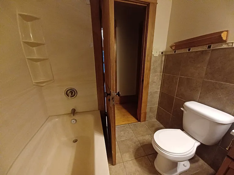 1180 Charles Ave — Photo 12