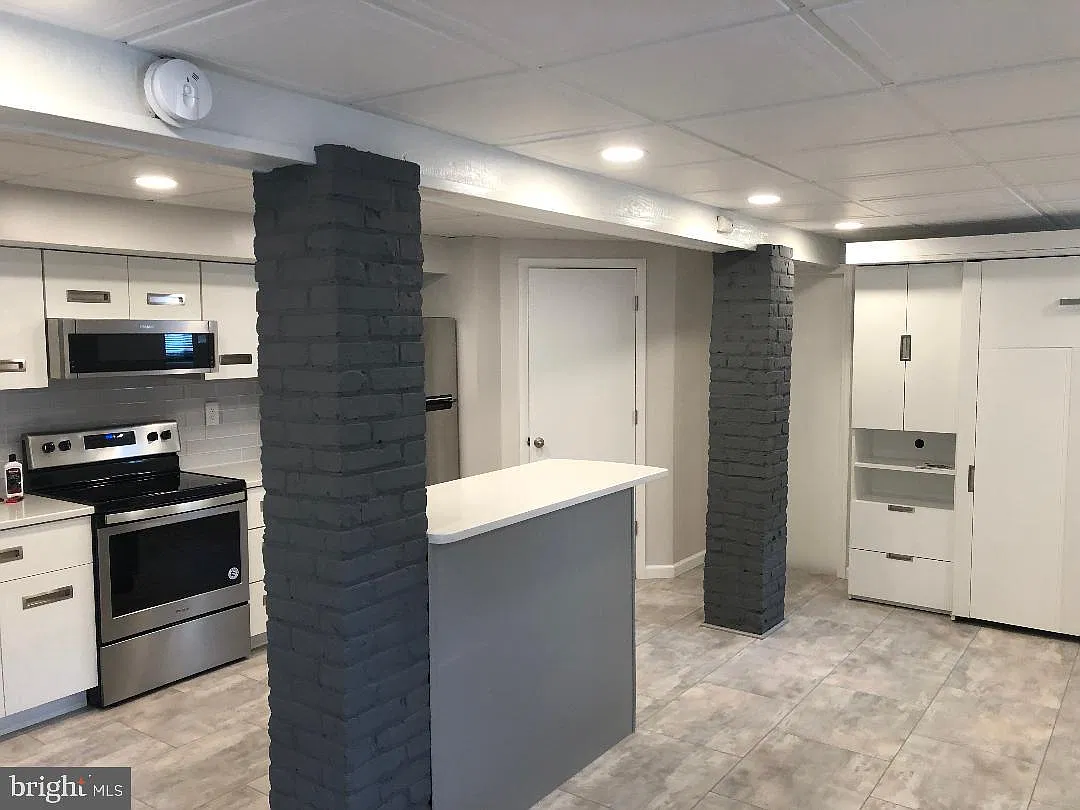 Studio, 1.0 bath, 450 sqft, $1,450 — Photo 2