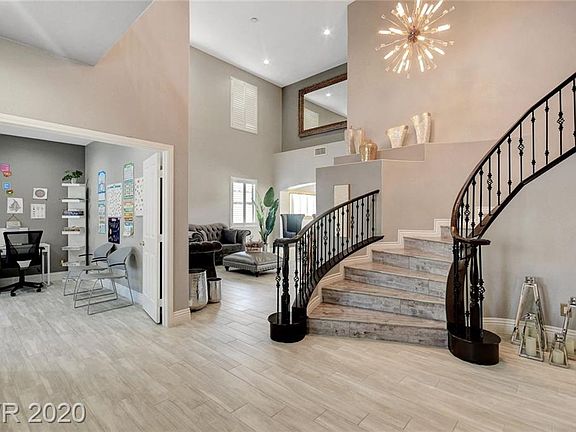 4th image of 453 Mountain Villa Dr