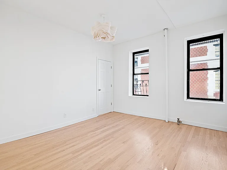 332 E 4th St #56 — Photo 2