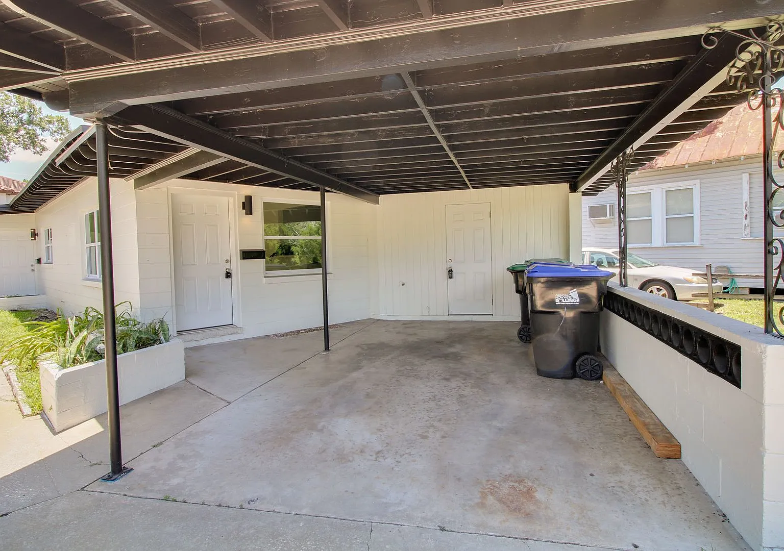 1618 Indiana Ave — Photo 1