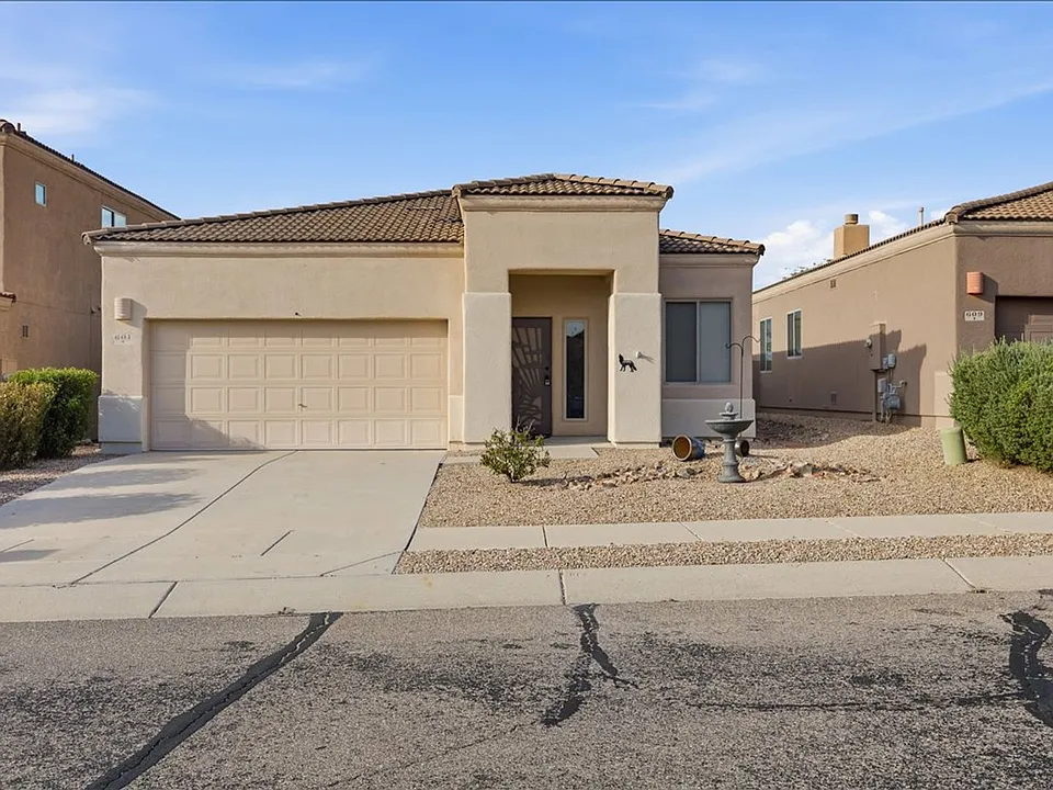 601 E Pima Meadows Dr