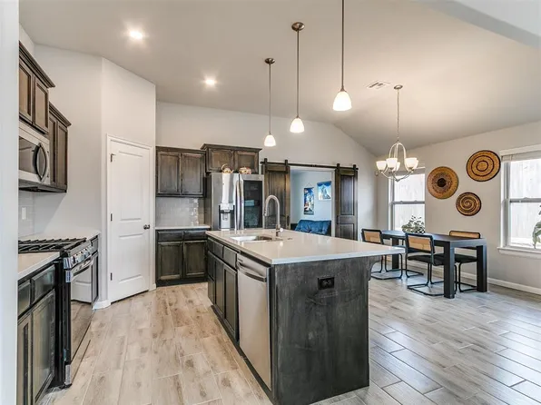 10477 Turtle Back Dr, Midwest City, OK 73130